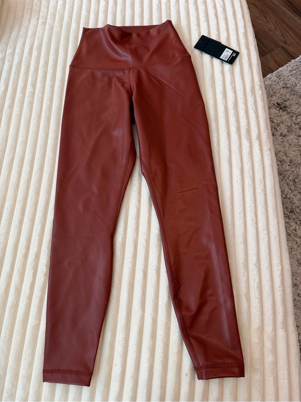 NWT 90 Degree by Reflex Faux Leather Leggings in Brick Red. Size Small